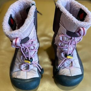 Kids KEEN boots